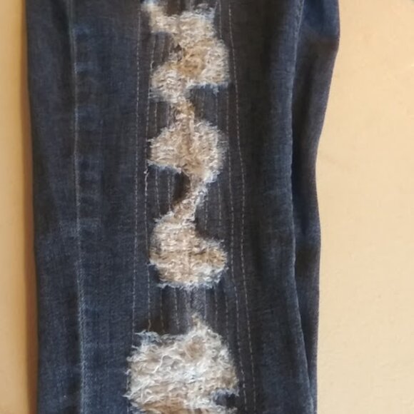 Distressed women's size 5 Jeans - Picture 13 of 15